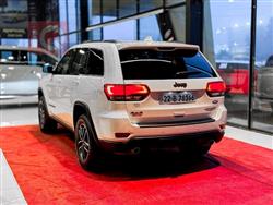 جیپ گراند شیرۆکی